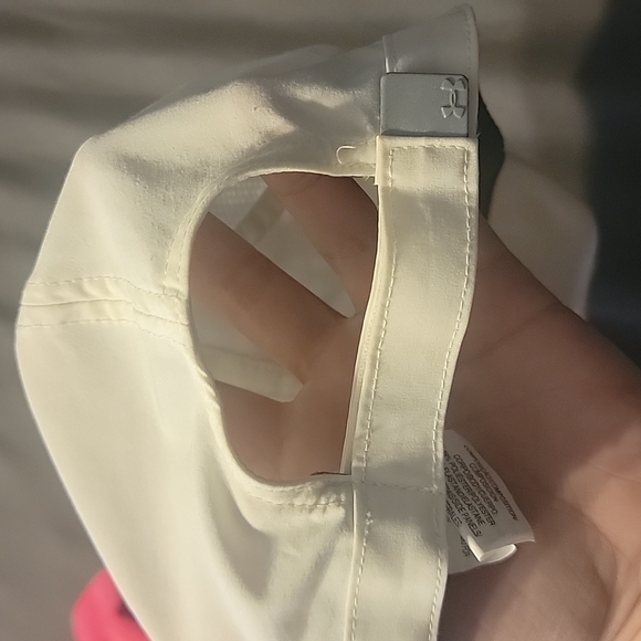 White under armour hat - Picture 2 of 4